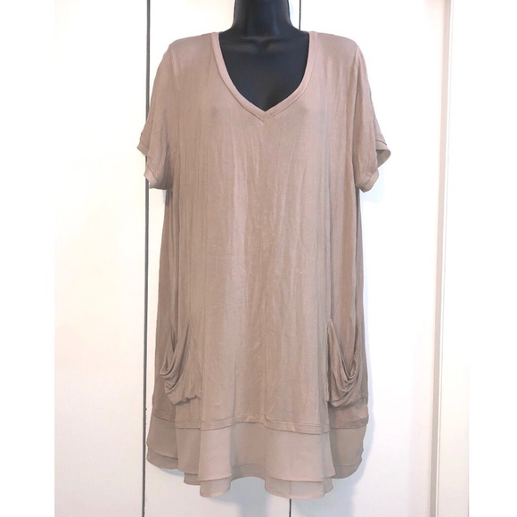 LOGO tunic top